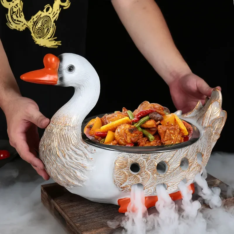 

Креативная тарелка «Аль Британия» с золотой курицей, уткой, гусем, коровой