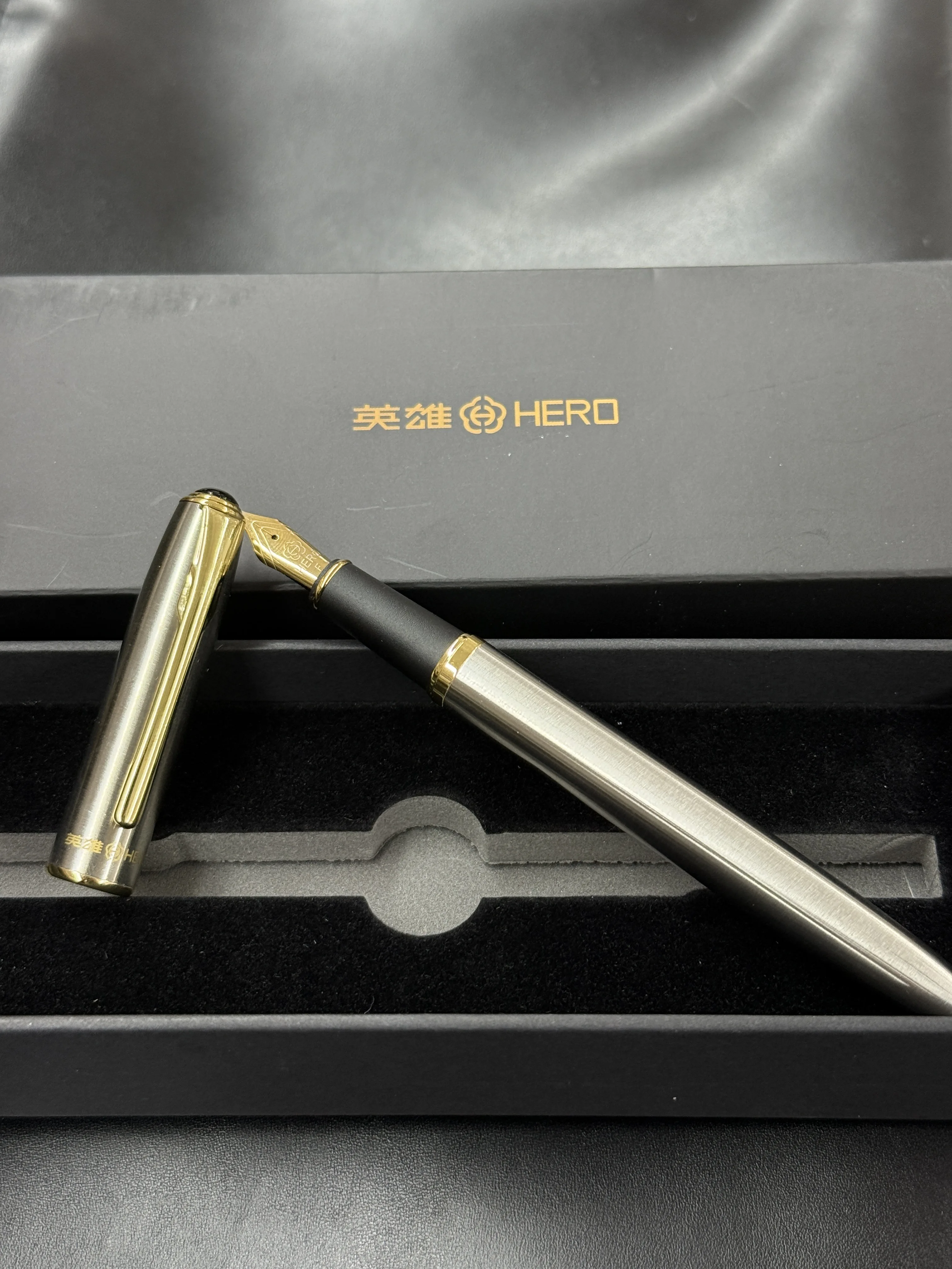 

HERO 0.38/0.5/1.0mm Large Capacity Signature Single Pen Pack Antibacterial Pen Stainless Steel Fountain Pen NO INK
