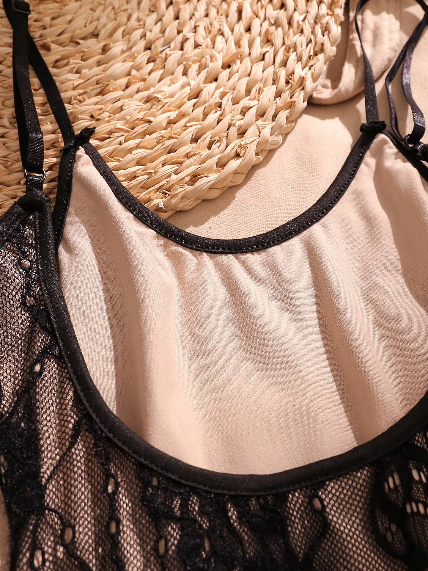 Seksowny kombinezon z koronkowymi ramiączkami, damski, letni, nowy fason, odzież wierzchnia, Bal Pure Desire, modelujący talię, wyszczuplający top do pracy.