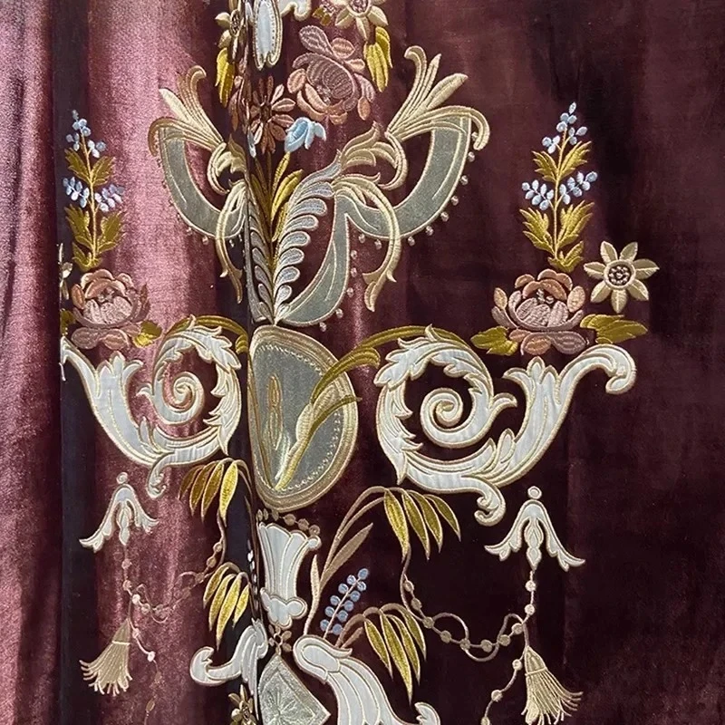 ヨーロッパの高級レッドベルベット刺繍遮光カーテンリビングルームベッドルームダイニンググレース装飾ロマンチックなカスタムサイズチュール