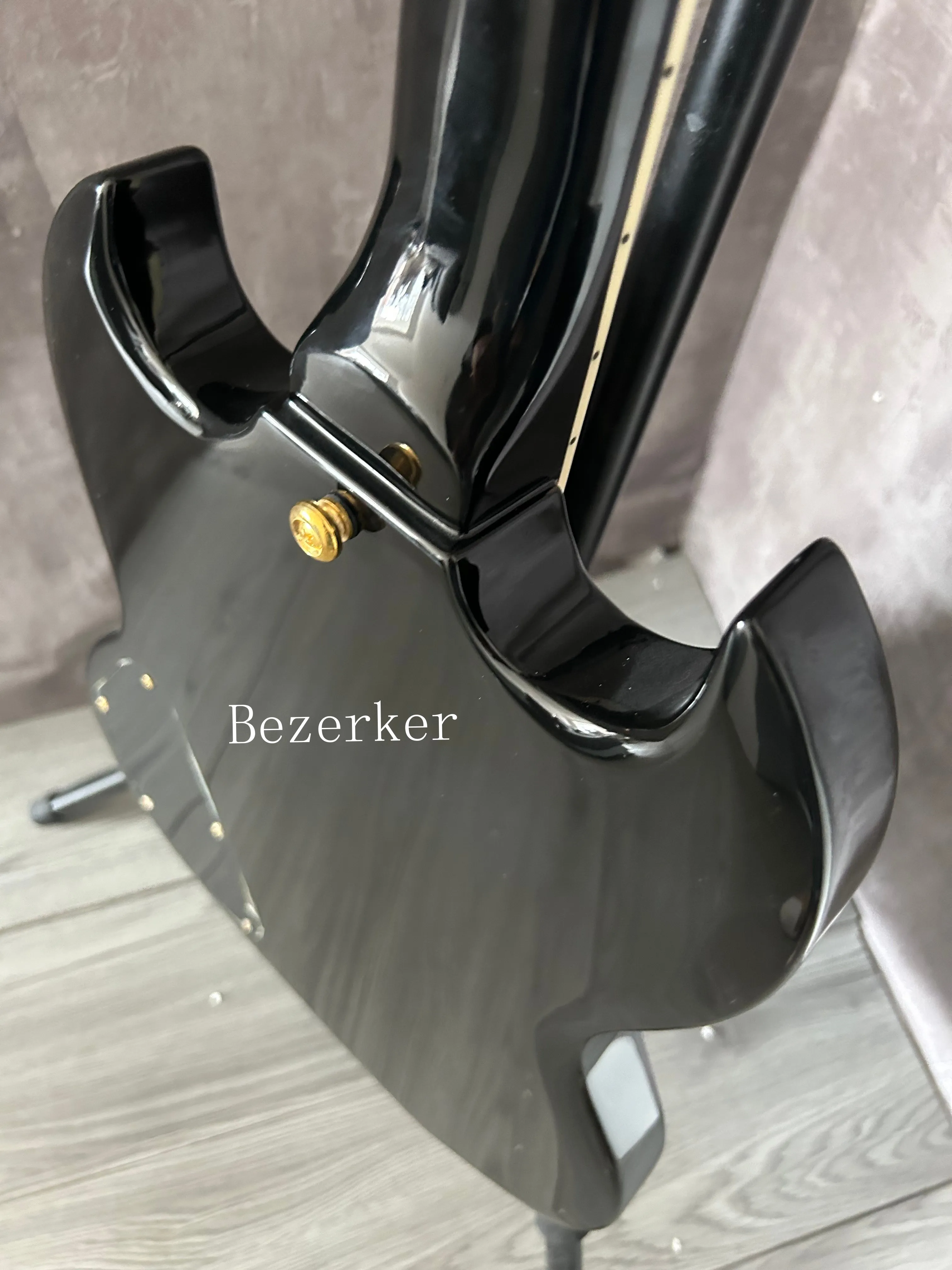 مخصص SG الغيتار الكهربائي الذهب الأجهزة الماهوجني الجسم خشب الورد فريتس الأسود ABR-1 جسر