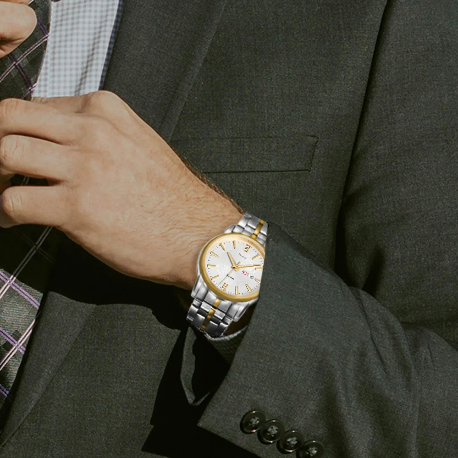 ساعة Deesio مزدوجة التقويم 30 متر مقاومة للماء، ساعة كوارتز بحركة يابانية راقية للأعمال، ساعة للأزواج