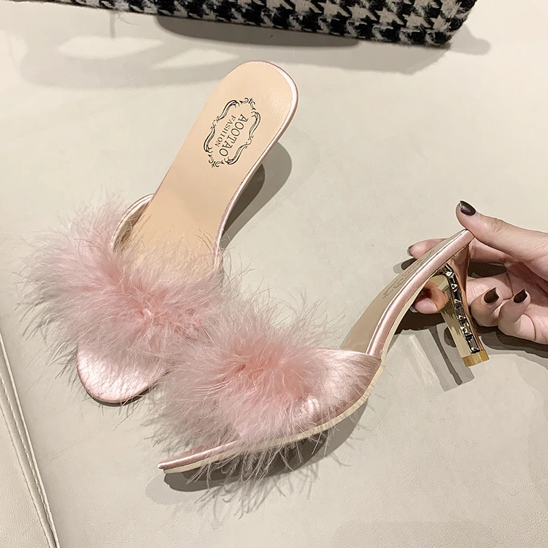 Korean Oversized Plush Sandals Sexy Black Feather Shoes for Women Elegant Versatile Peep-toe High-heeled Shoes New 2024 Summer