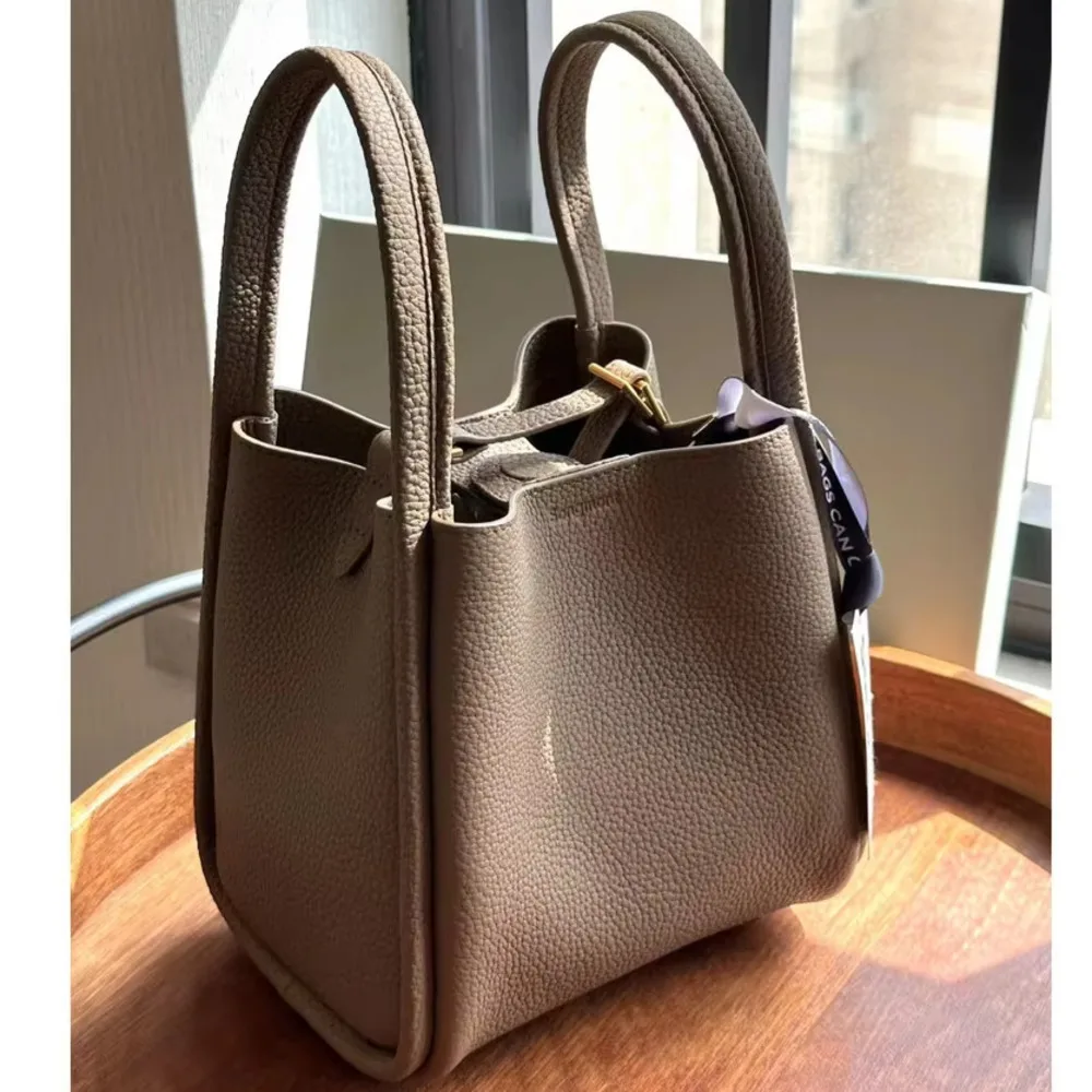 Fashion Women Pu Leather Handbag 2025 New Tide Versatile Solid Color Simple Large Capacity Lock Catch Bucket Bag Wristlet Wallet