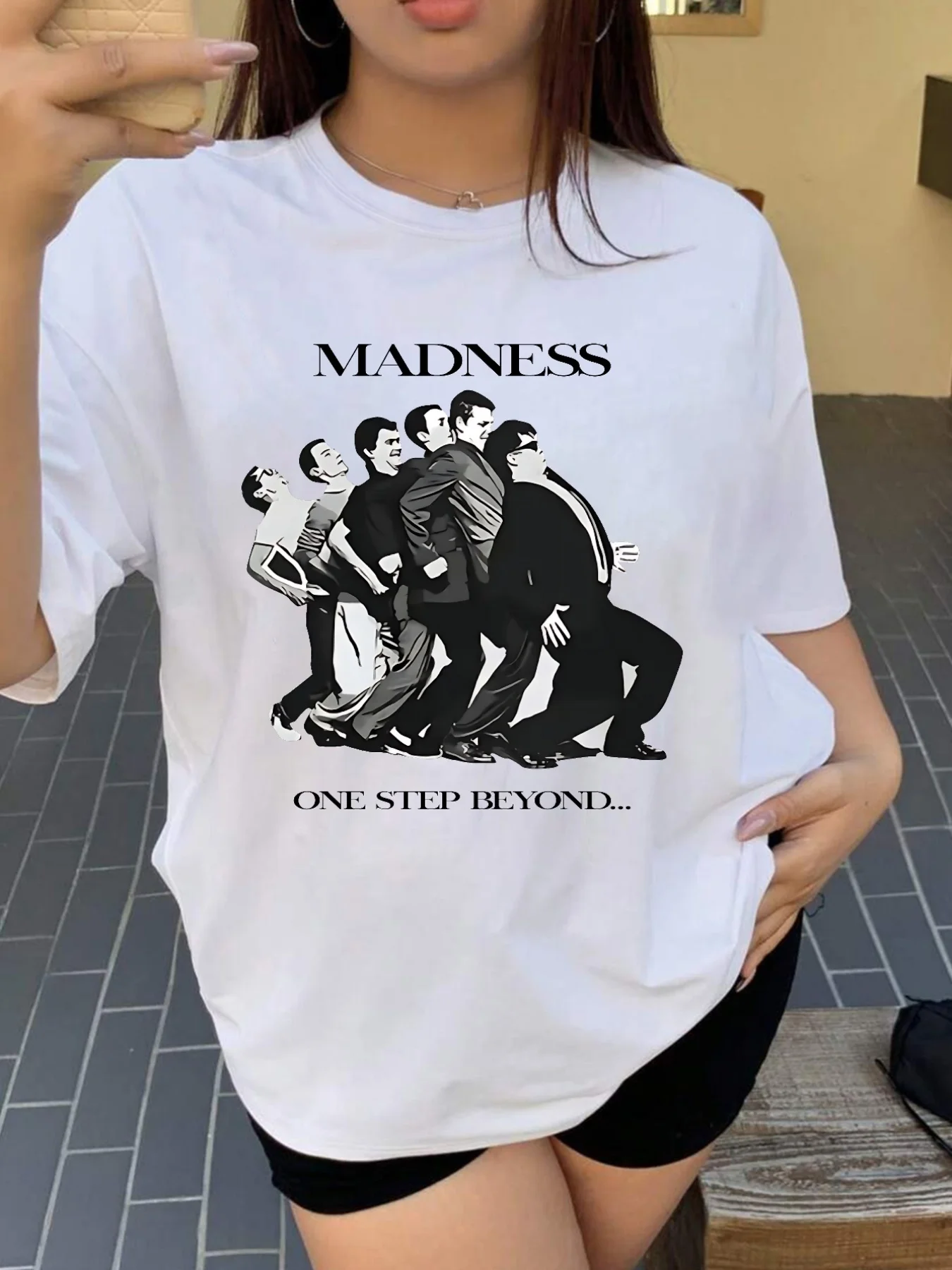 

Женская винтажная футболка Madness One Step Beyond с рисунком — белый топ с круглым вырезом и короткими рукавами в стиле Харадзюку, повседневная