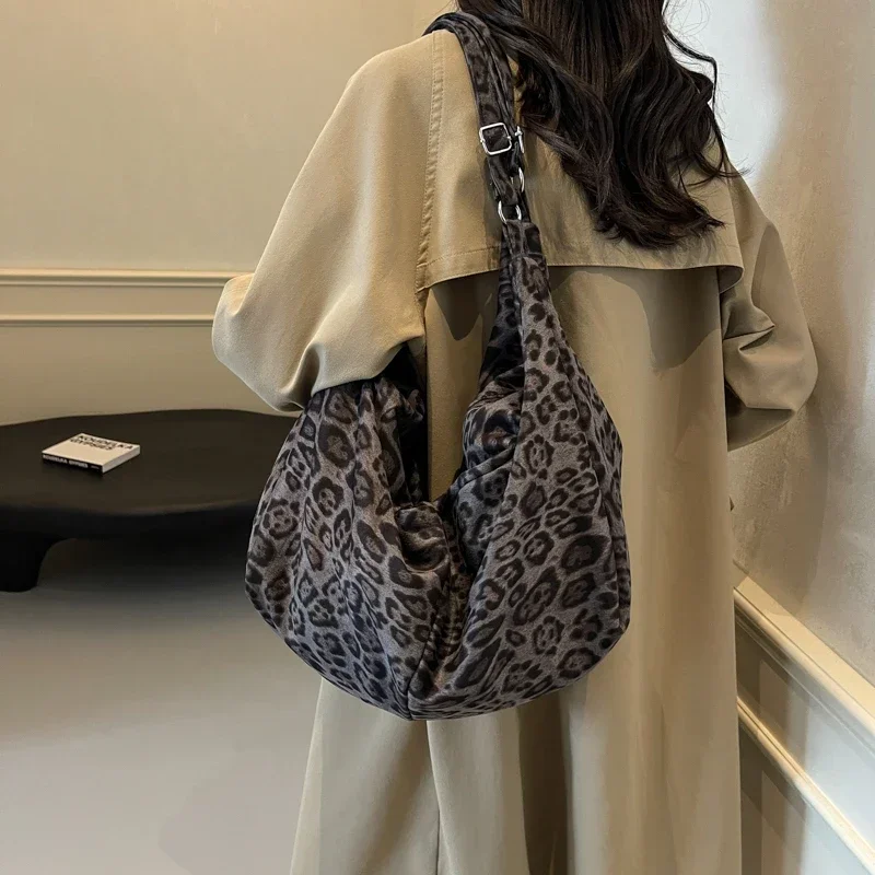 Lazy Wind High-capacity Leopard Print Women\'s Bags2024 New Versatile Durable Soft Comfortable Single Shoulder Crossbody Bag