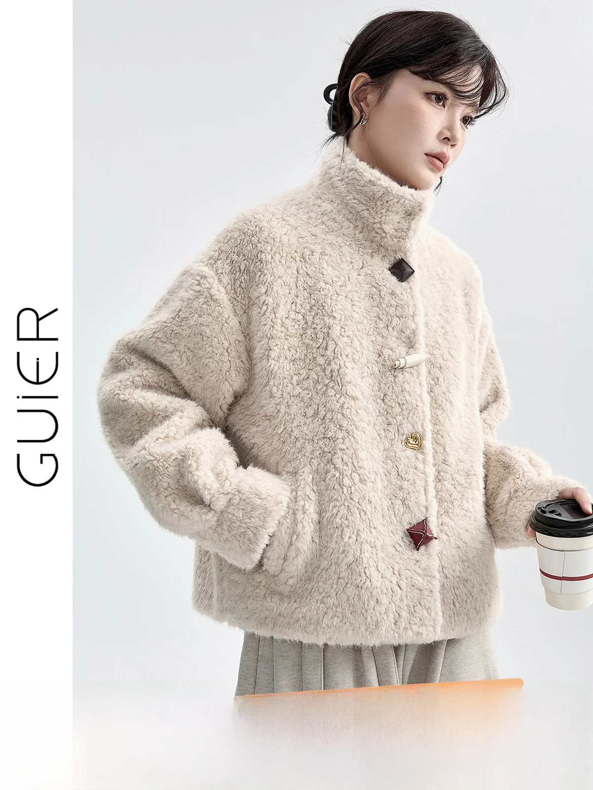 

Женская зимняя куртка Guier из овечьей шерсти с воротником-стойкой, свободного кроя, повседневная, с асимметричной застежкой на пуговицы, стандартной длины