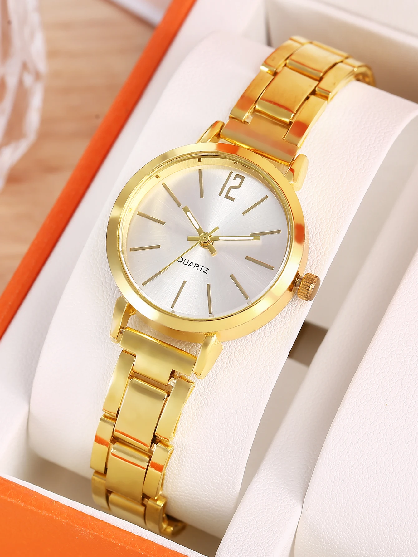 Gold alloy small scale women\'s quartz watch and white hollow necklace set party banquet wear gift