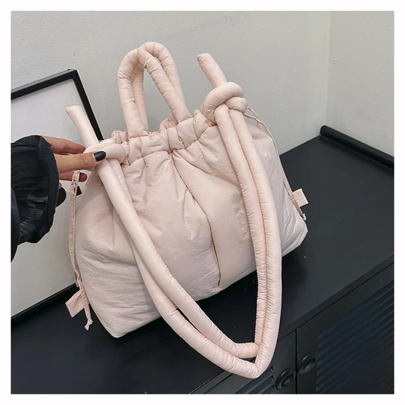 

Nylon single-shoulder crossbody bag for women lightweight pleated backpack drawstring small handbag trendy bucket bag