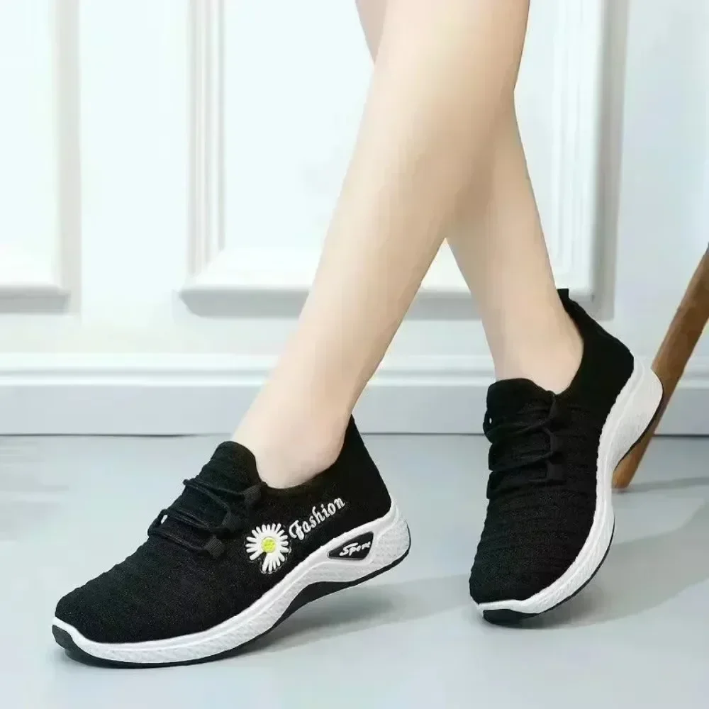 Hot Fashionable Women's Sports Shoes with Soft, Breathable Mesh Soles and Lightweight, Trendy Coconut Shoes image 2