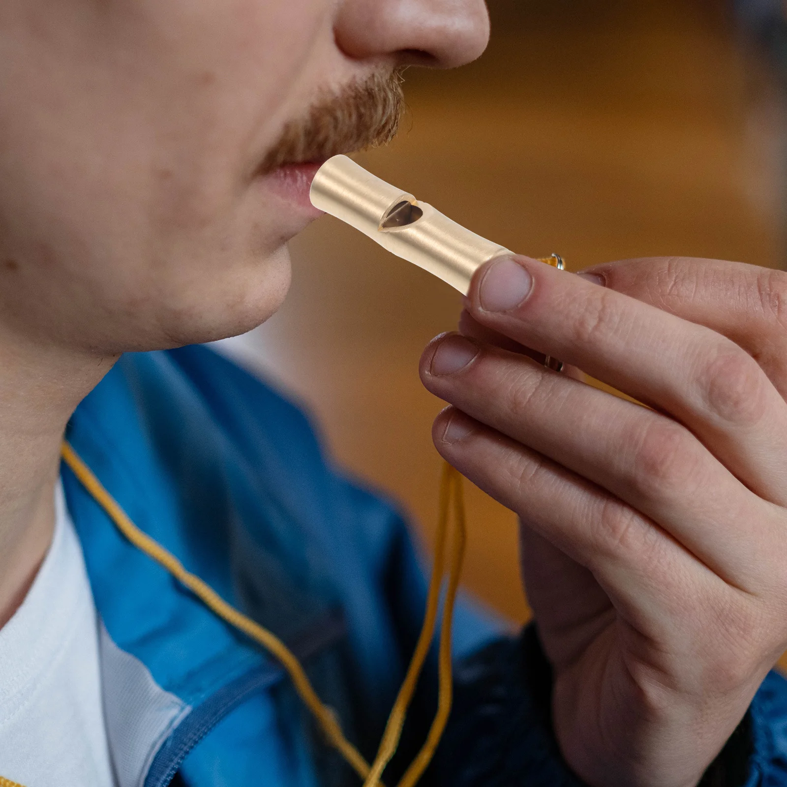 1 قطعة عالية ديسيبل النحاس في الهواء الطلق صفارة إنقاذ صافرة الطوارئ نمط خمر للتدريب الحكم البحث مساعدة البقاء على قيد الحياة #2