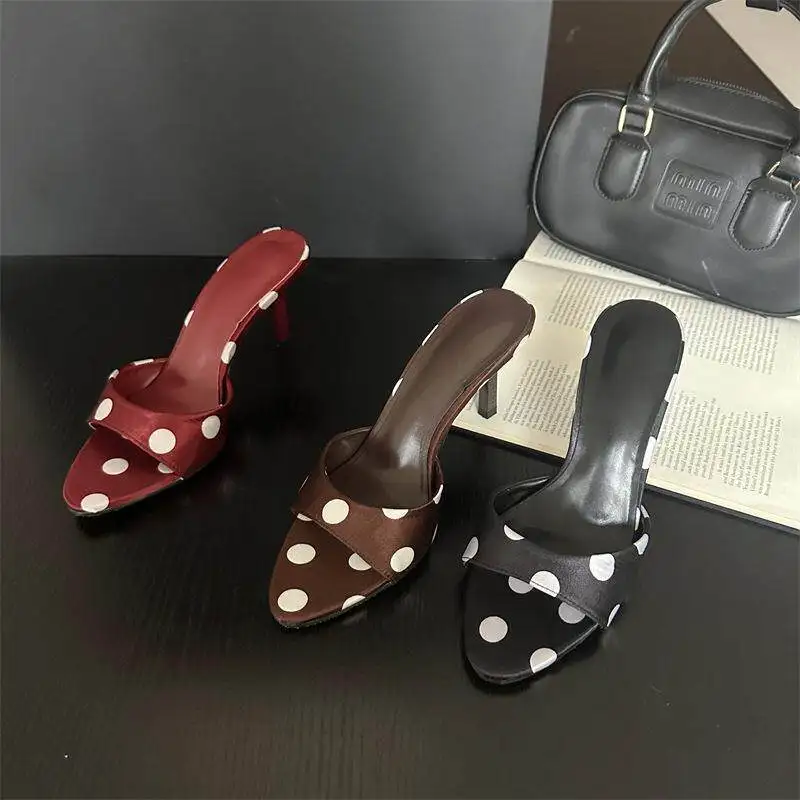 

Women's High Heel Slippers with Dot Pattern Single Strap Summer Season Chinese Origin Footwear Fashionable Casual Slippers