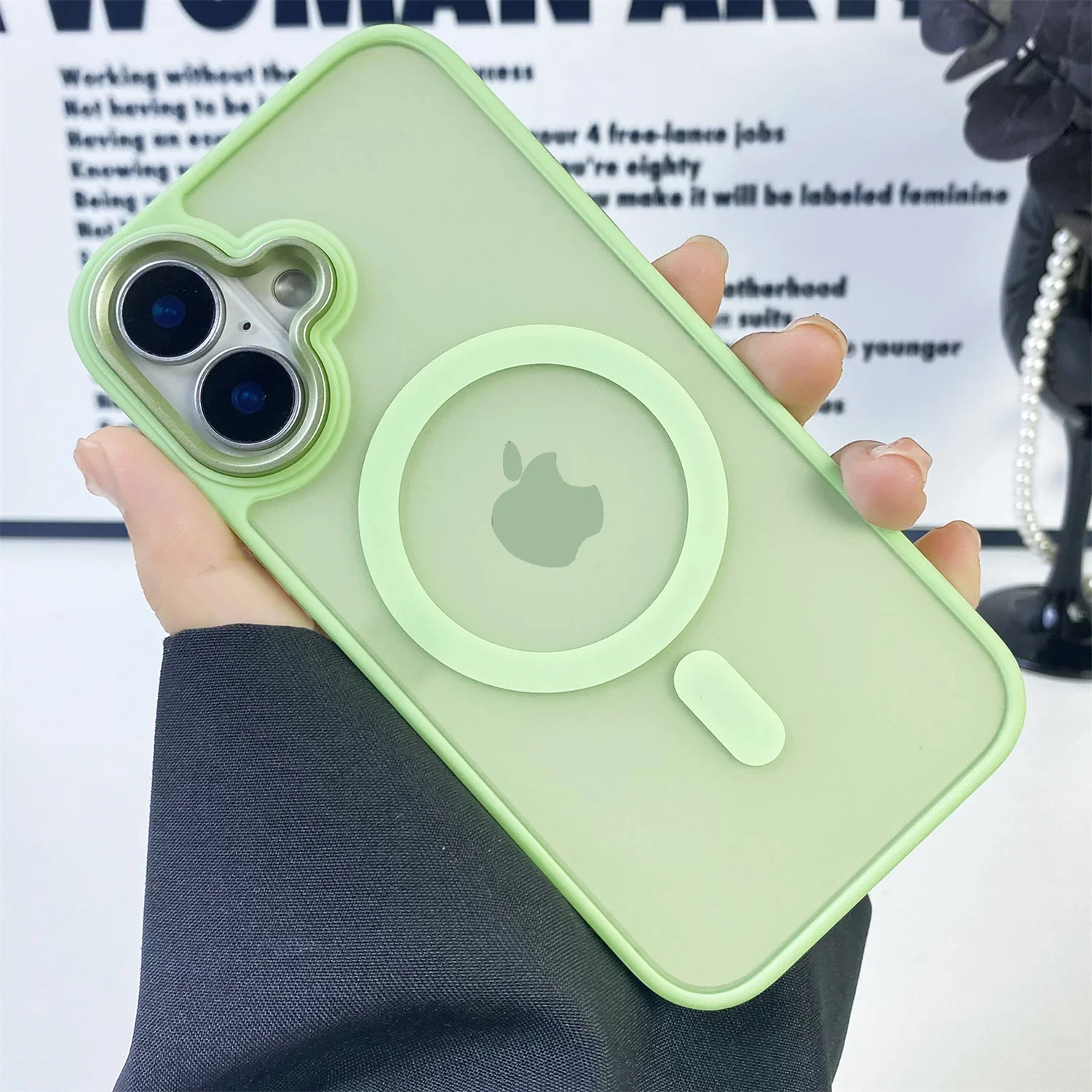 Funda de teléfono magnética translúcida para iPhone 15 14 Pro Max 16 Plus, funda mate para Magsafe para iPhone 16 13 12 11 Pro Max