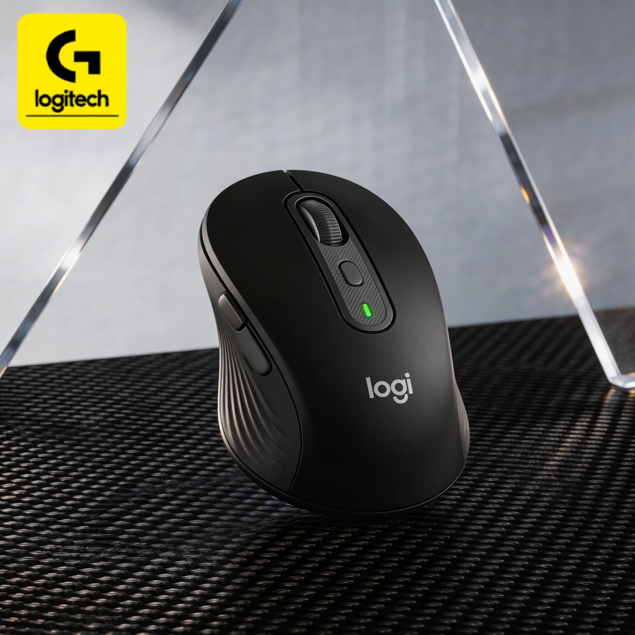 

Silent click + compact design. Logitech M750/M650L - a great companion for business office and travel.