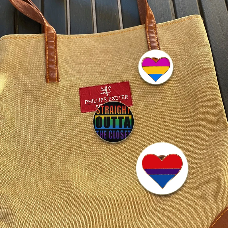 32/44/58 مللي متر LGBT العلم قوس قزح القلب بروش المينا دبابيس أزرار ذاتية الصنع المفاجئة في الحرفية للحقيبة والملابس الديكور 1.26/1.73/2.28 بوصة