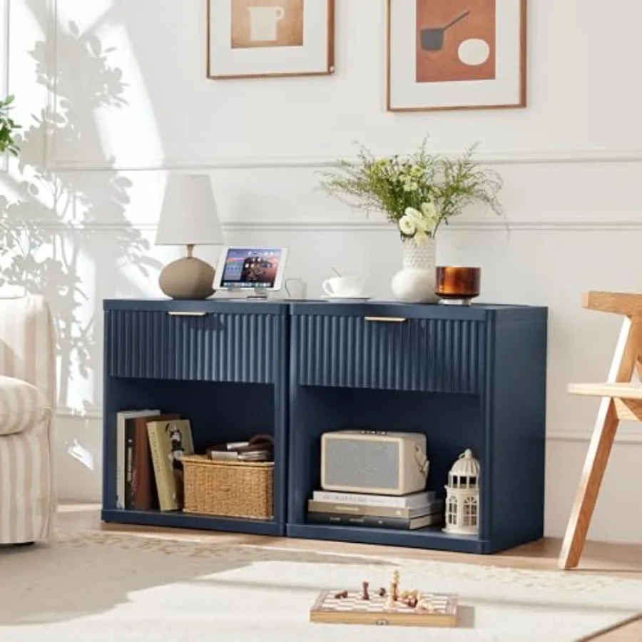 مجموعة منضدة المزرعة المخددة مكونة من 2 مع محطة شحن 23 درجًا واسعًا وطاولة نهاية خزانة زرقاء لغرفة النوم وطاولة جانبية للسرير