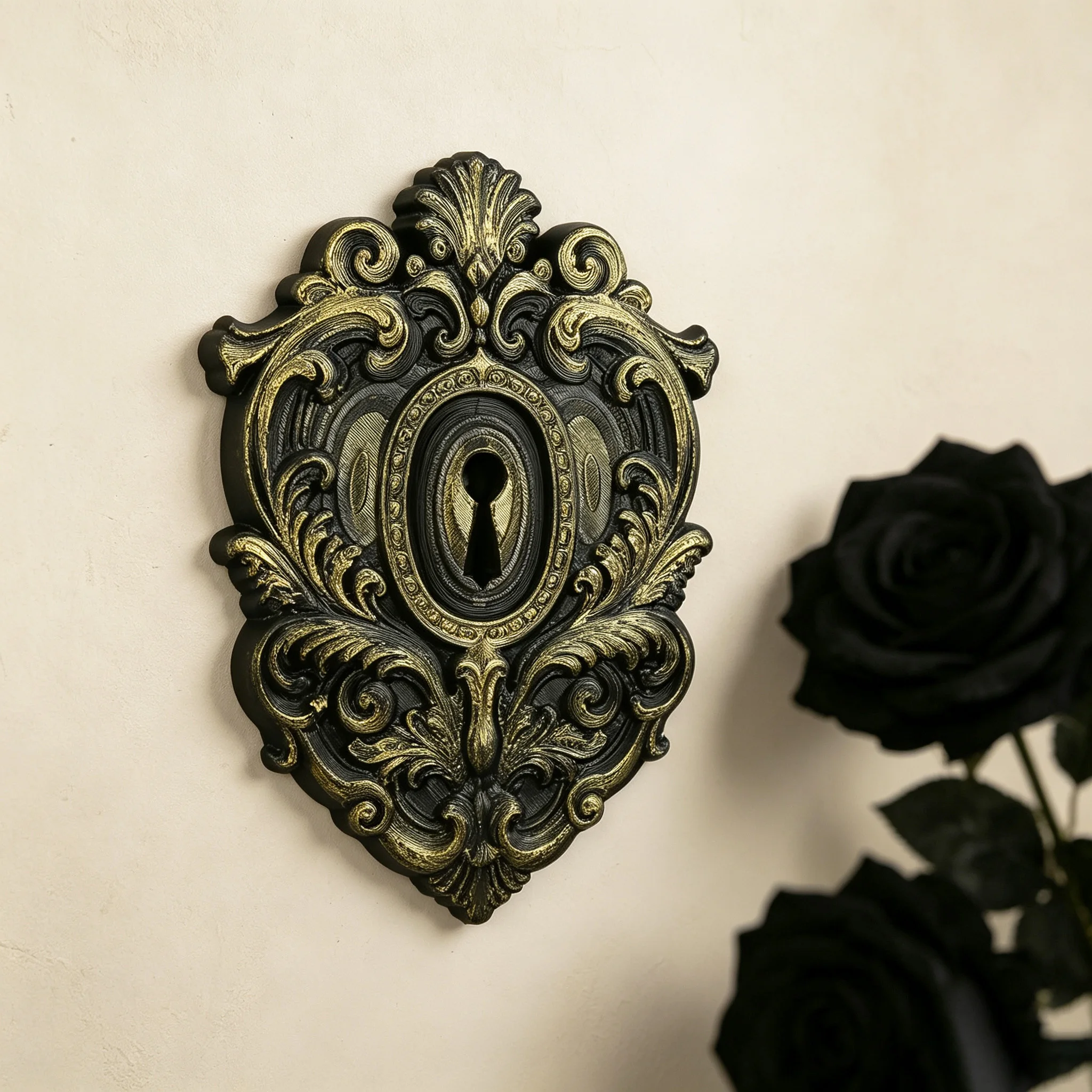 Vintage Gothic Keyhole Wall Hanging Decor, Black Gold Plastic Baroque Wall Art for Halloween Witchy Room Decor