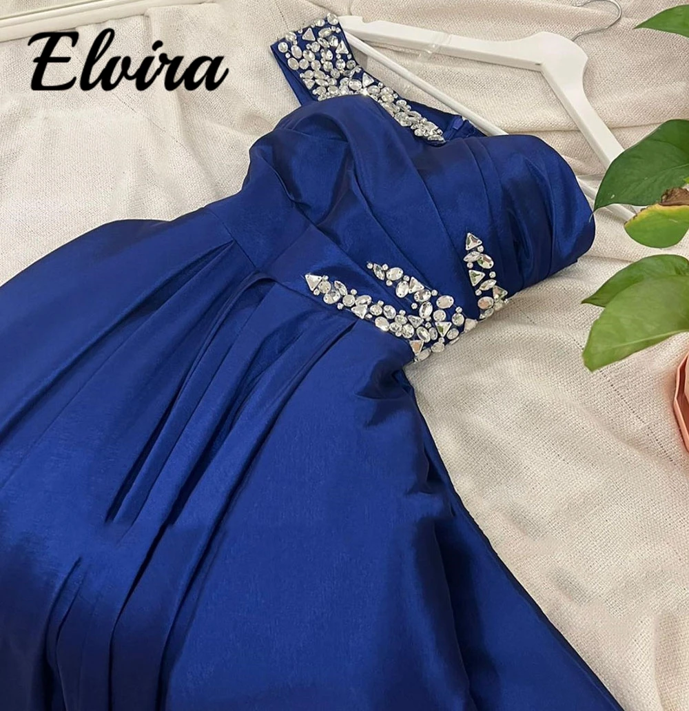 Exquisito vestido de graduación sin tirantes para mujer, satén Sexy, una línea, un hombro, Espalda descubierta, diamantes de imitación, vestidos de noche, fiesta plisada