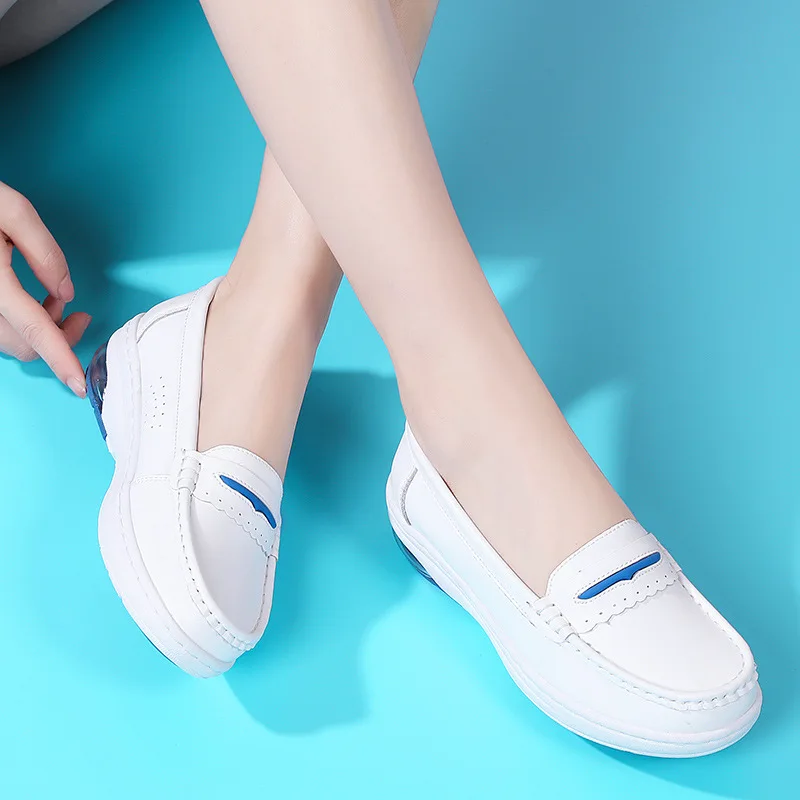 

Women's Leather Nurse Shoes with Soft Sole Air Cushion Breathable Anti Slip Thick Sole Spring and Autumn Hospital Work Shoes
