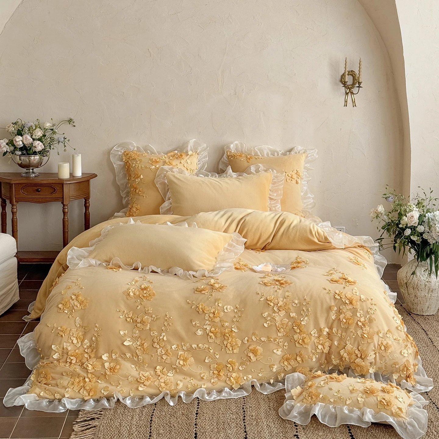 Winter Warm Thicken Velvet Bedding Sets Luxury 3D Lace Flowers Princess Duvet Cover Set Bed Sheet Pillowcases Home Textile
