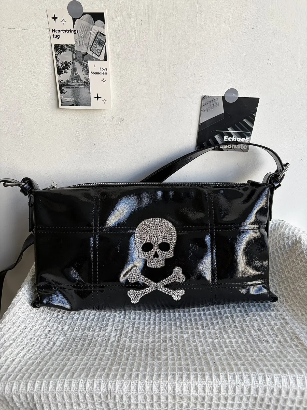 original-black-goth-crossbody-bag-for-women's-shoulder-bag-women's-glossy-premium-texture-y2k-bag
