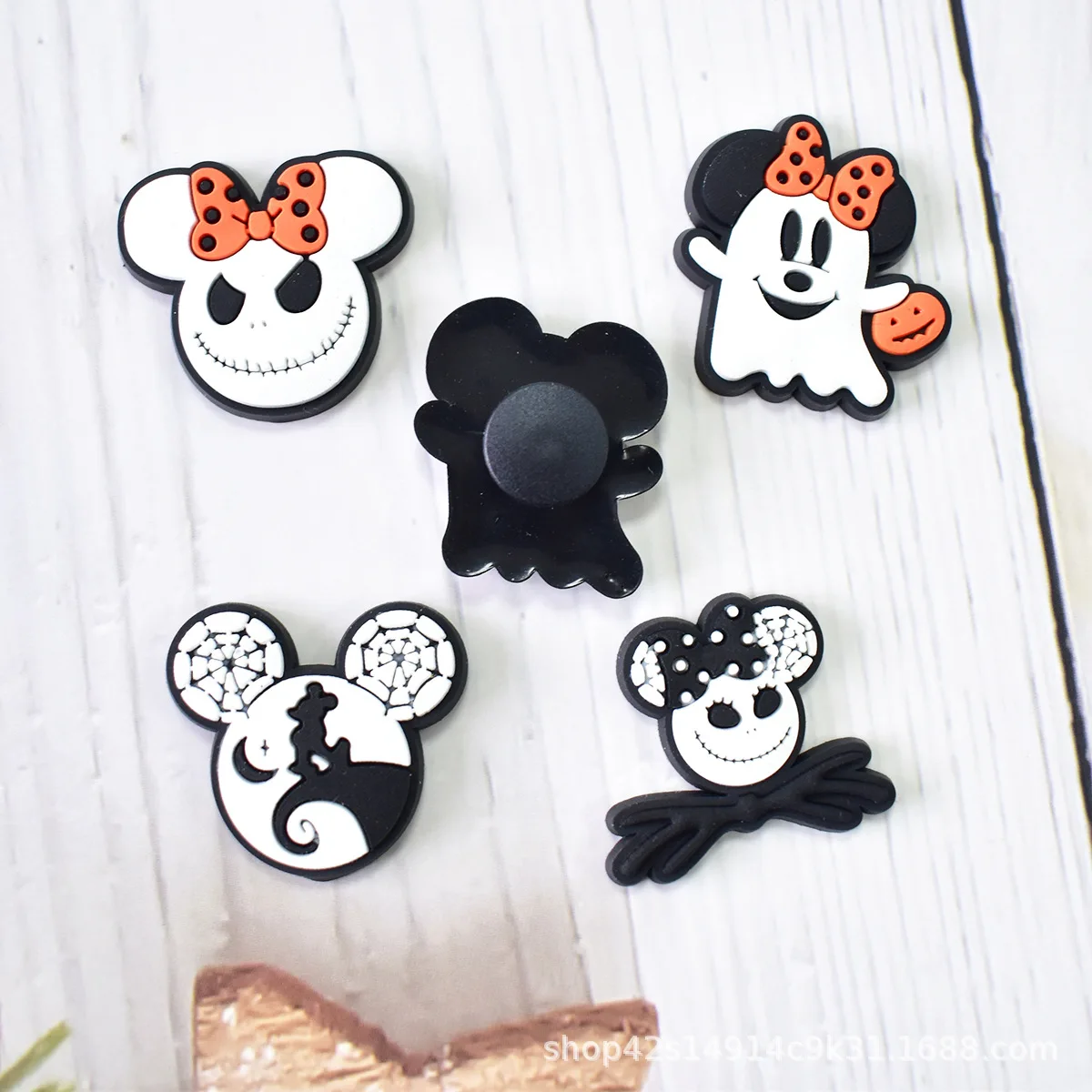 Miniso Shoe Charms Disney Mickey And Minne Halloween Shoe Decoration Accessories Pvc Anime Shoe Charm For Friend Gifts