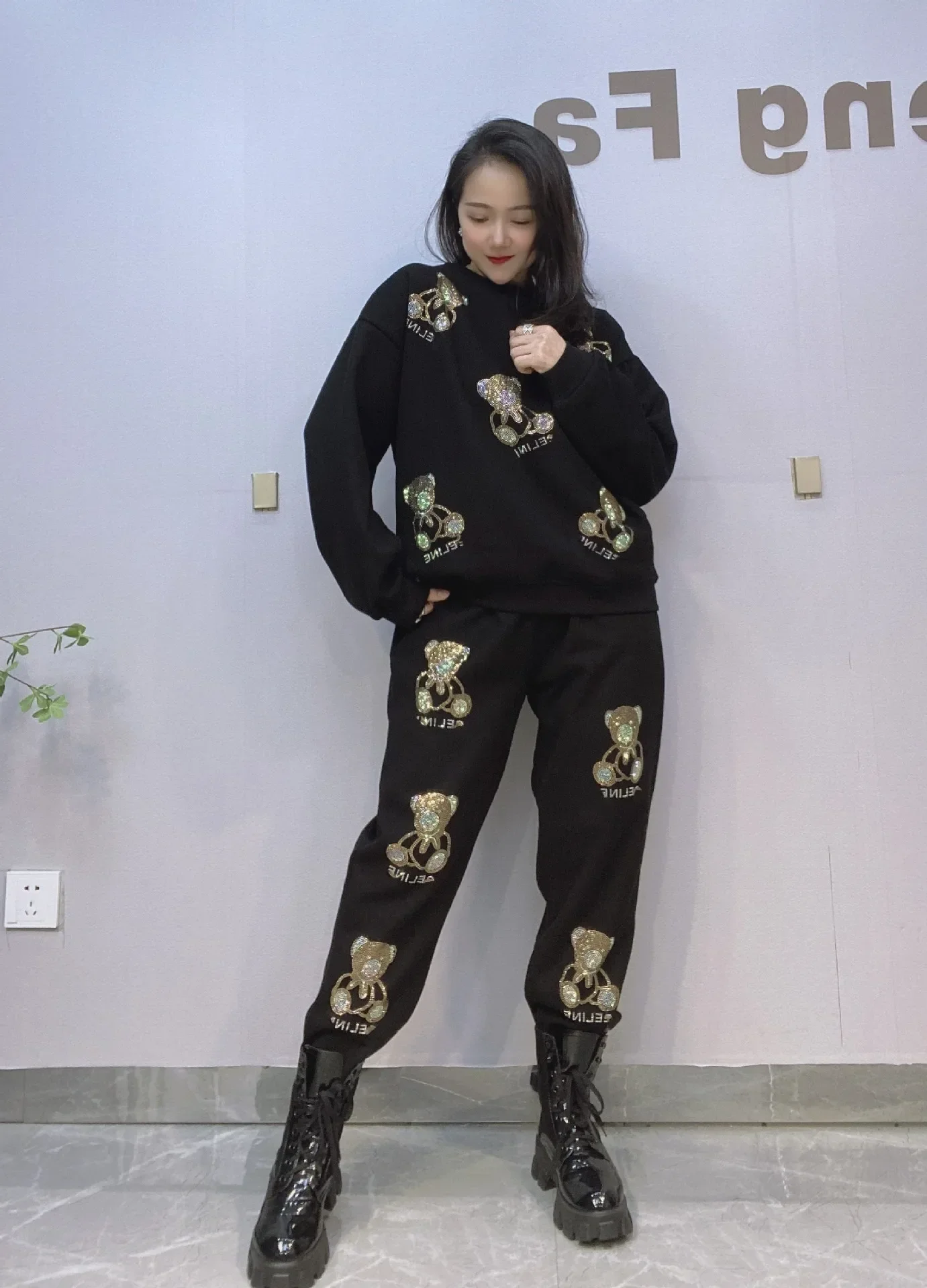 Heavy Hot Drilling Loose Long-Sleeved Sweatshirt Trousers Women Two Peice Sets Winter New Fleece-Lined Thickened Casual Suit