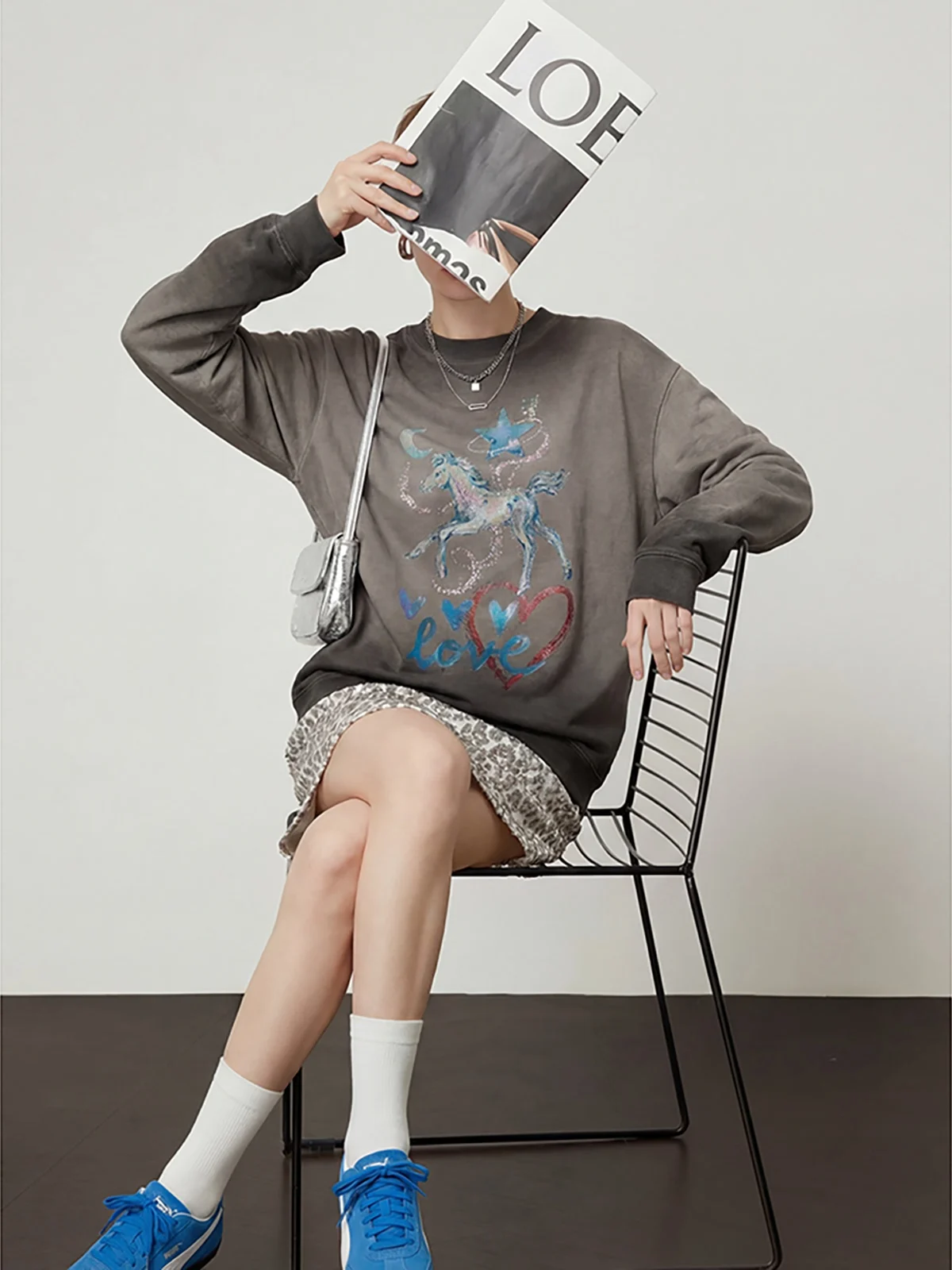 

Свободная женская футболка с принтом Pearl Poer Waste Land, повседневный топ с длинными рукавами и круглым вырезом от Zhou Li Wu