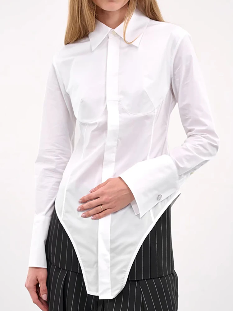 Prosta i modna koszula damska z długim rękawem, z klapami, dopasowana w talii, długa, biała, jednoczęściowa, nowy styl 2025.