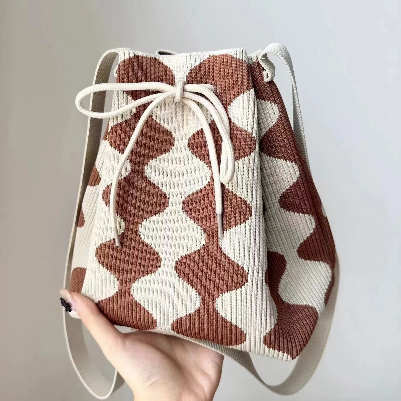 

Tote Bag Female Knitted Woolen Bucket Bag Japan And South Korea Version Of The Hundred Hand Carry Casual Box Lunch Bag Tote Bag