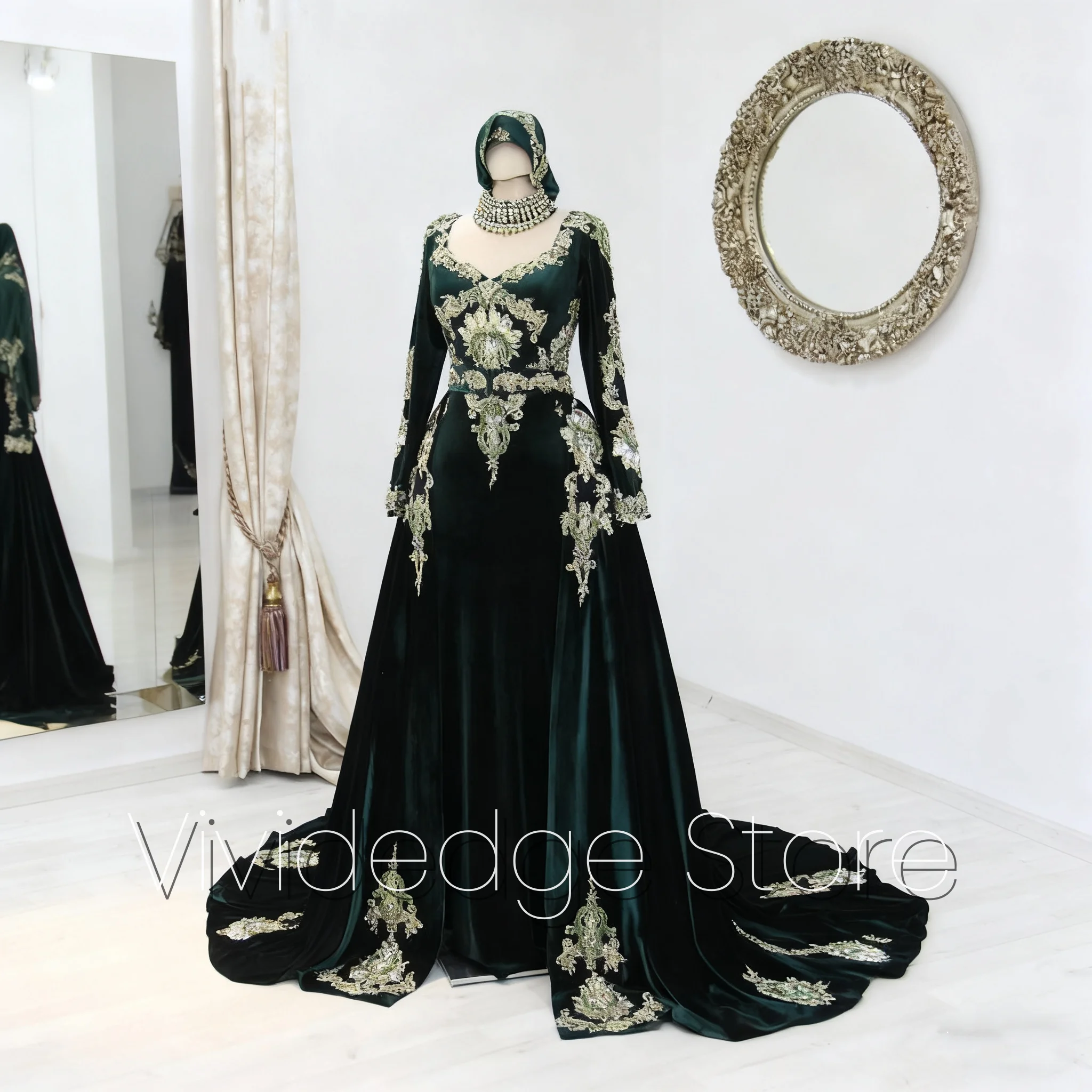 Arabian Green Velve…