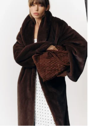 

Женское модное однотонное длинное пальто из искусственного меха, повседневное свободное пушистое теплое пальто с лацканами и длинными рукавами, 2025 г., женская зимняя уличная одежда для поездок на работу