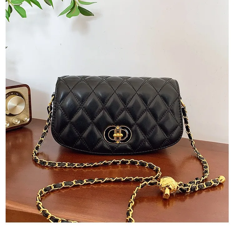 

2025 Spring New Women's Niche Small Square Bag - Retro Versatile, Premium Texture (Shoulder/Crossbody for Commute)