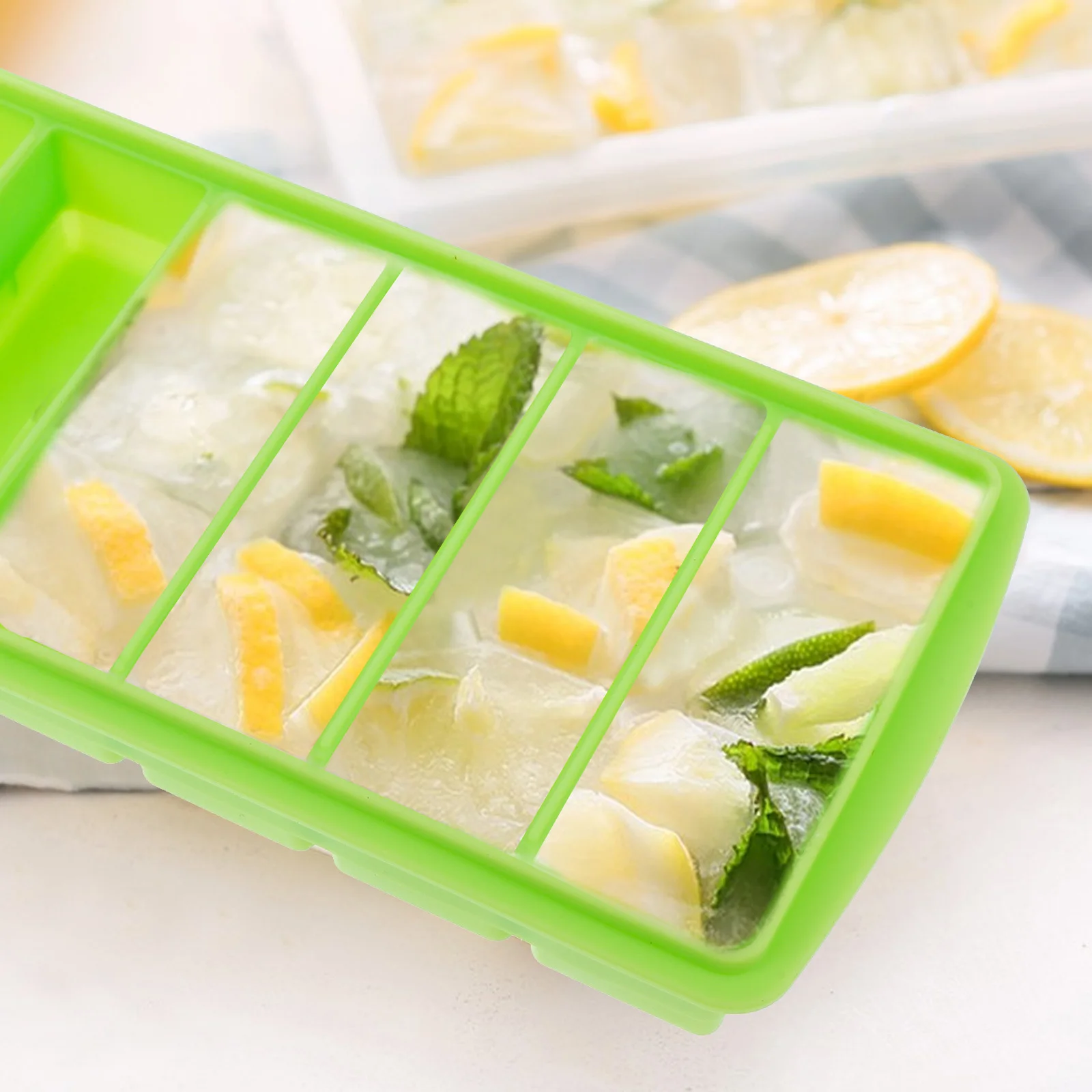 

1Pcs Silicone Ice Cube Tray 6 Slots Removable Lid Prevent Spill Odor Freezer Mold Reusable Home Party Bar Ice Maker Rectangle