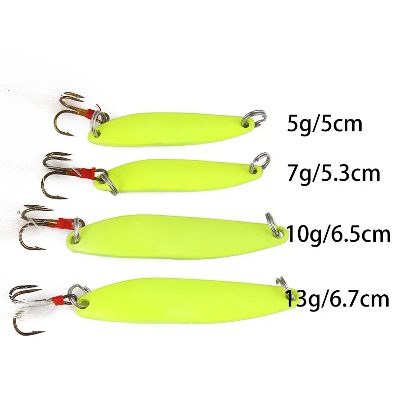 1 Szt. 5g 7g 10g 13g Metalowa świecąca łyżka Przynęta Spinner Twarda przynęta wędkarska Cekiny z haczykami z piór Wobbler Bass Pesca Tackle