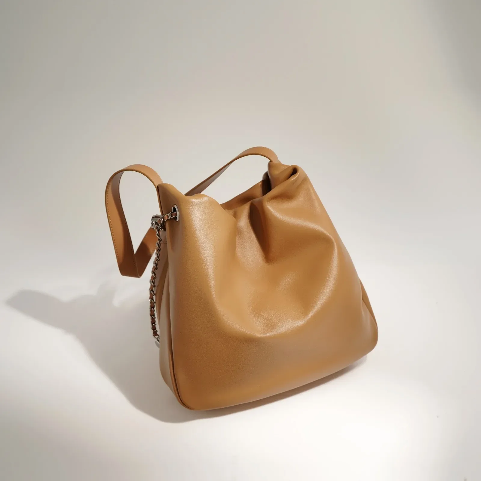 

Trendsetting Diaper Bag For Women Leather Crossbody Bag Luxury Vintage Tote Minimalist Designer Large Capacity Elegant