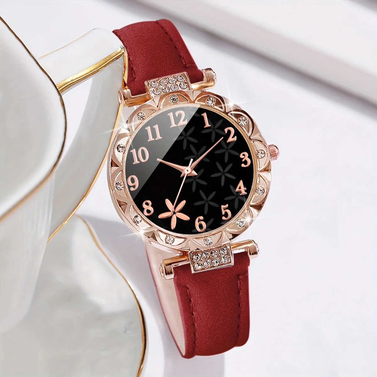 Women's Fashion Watch Sweet Leisure Academy Style Leather Quartz Watch