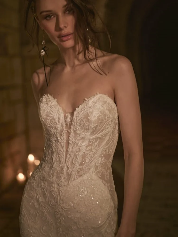 Vestido de novia de sirena sin tirantes con escote en forma de corazón de lujo, encaje de cola de tul desmontable, cuentas exquisitas, encantador vestido de novia personalizado