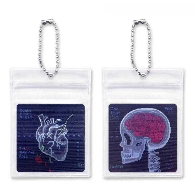 Rose Skull ตะแกรงการ์ดพิกเซลสไตล์ CT Retro ฟิล์ม Key CHAIN กระเป๋าจี้ตกแต่งสไตล์ใหม่ของเล่นเป็นของขวัญ 1 ชิ้น