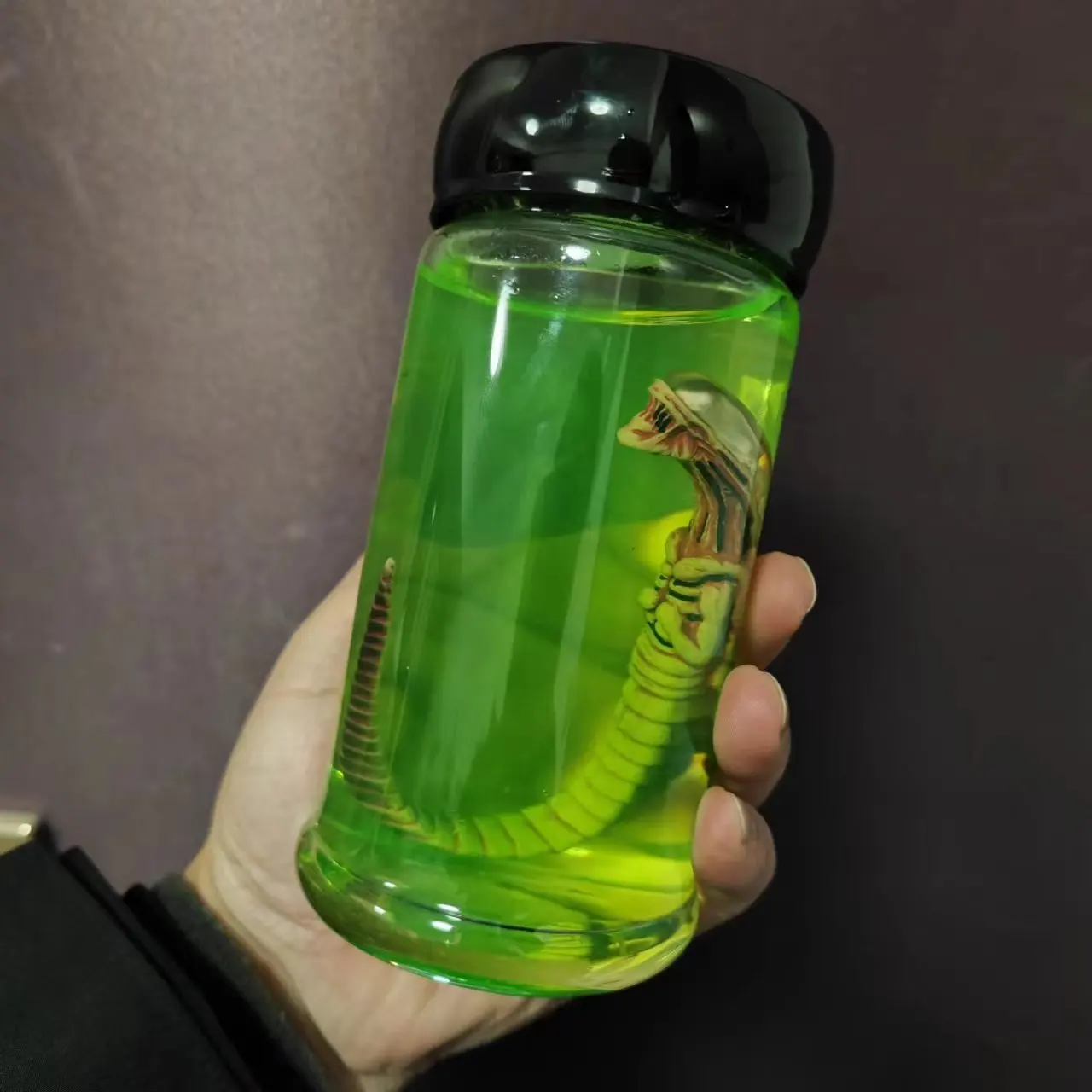 1/6 Alien Xenomorph Facehugger Embryo in Jar Test Tube Bottle Prop for 12in Action Figure Doll Accessory Toy Decoration Gifts