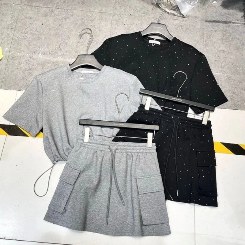 

Летняя рабочая одежда, футболки с бриллиантами и бисером, футболки с короткими рукавами и круглым вырезом, топы + юбка с двойными карманами на эластичной талии, комплект из 2 предметов