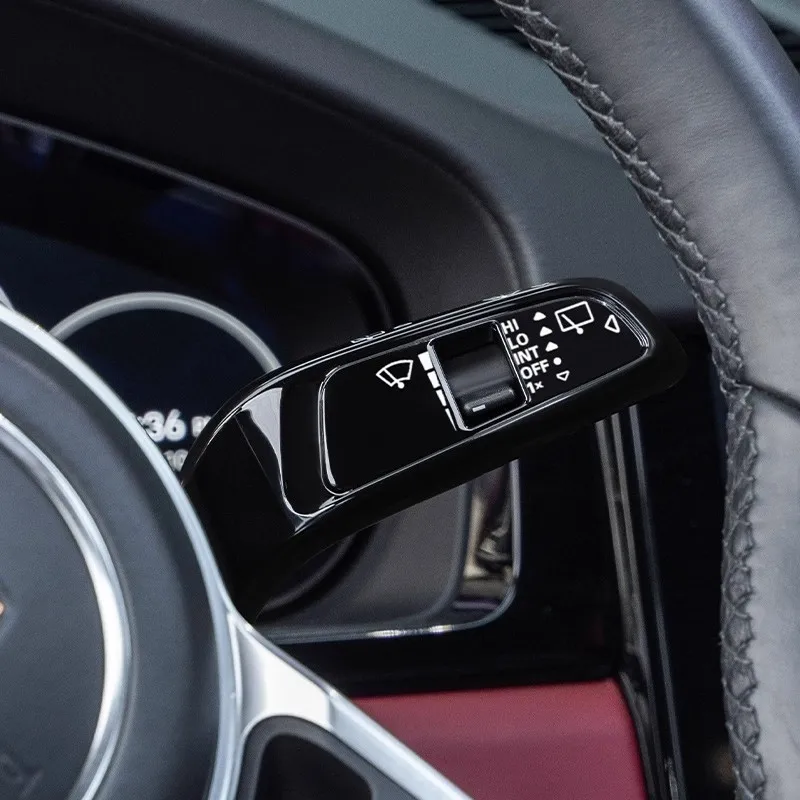 

Для Porsche Cayenne 2019-2024 (левый руль): накладки на переключатели управления фарами и стеклоочистителями на руле; для Panamera 2021: накладки на переключатели стеклоочистителей.