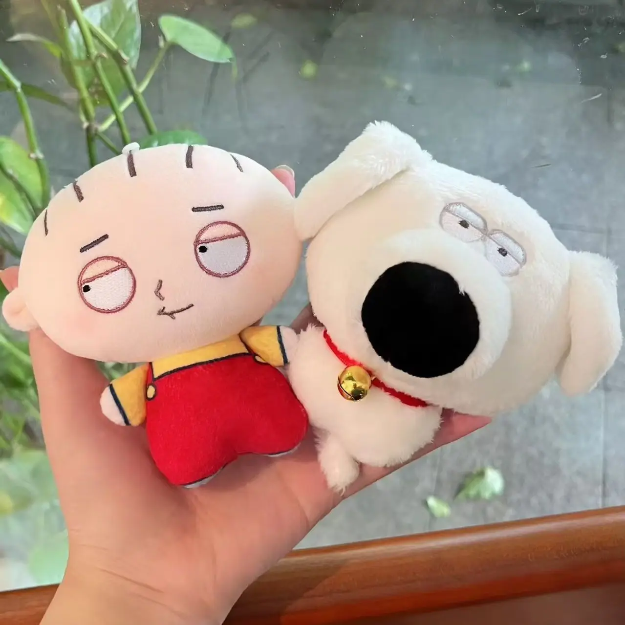 Gefüllte 10 cm große Peter Griffin Familienknödel-Plüschpuppe, Schlüsselanhänger, Cartoon-Druck, süßes Spielzeug, Geschenk für Freunde oder Kinder