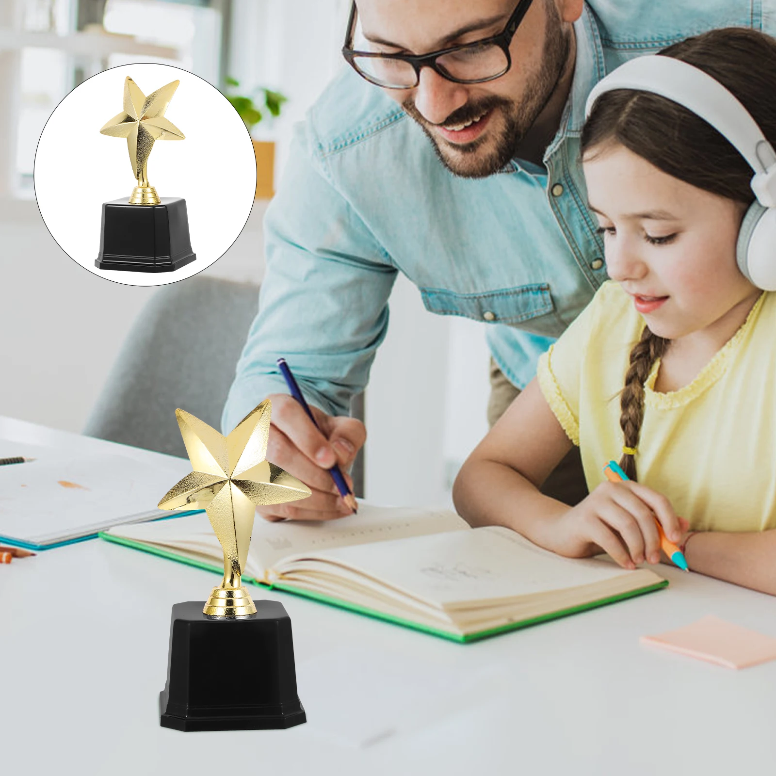 

1pcs Plastic Star Award Winner Competition Decorative Party Favor Lightweight Durable Bright Excellent Craftsmanship Room Decor