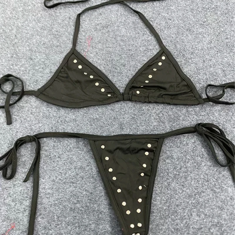 طراز كوري ذو ميزات مميزة، وأشرطة يومية بسيطة ومتعددة الاستخدامات، وتصميم بيكيني مليء بالإحساس