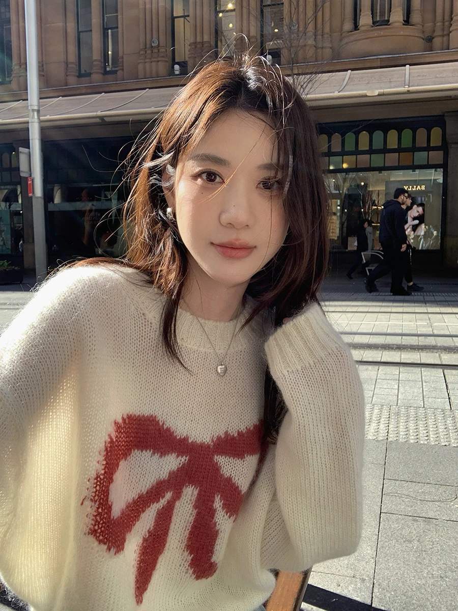 

Ibell Zhang Luxury Camere Wool Loose Casual Versatile Anti-aging Soft Knot Embroidered Sweater for Women