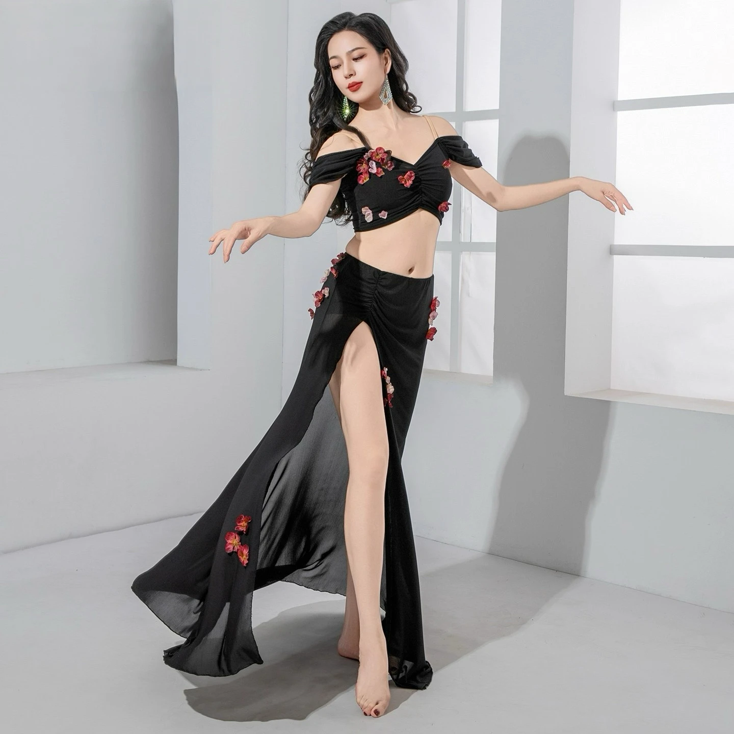 Set di costumi di danza del ventre Abito da pratica in rete di petali orientali - Uniforme di classe dal design originale