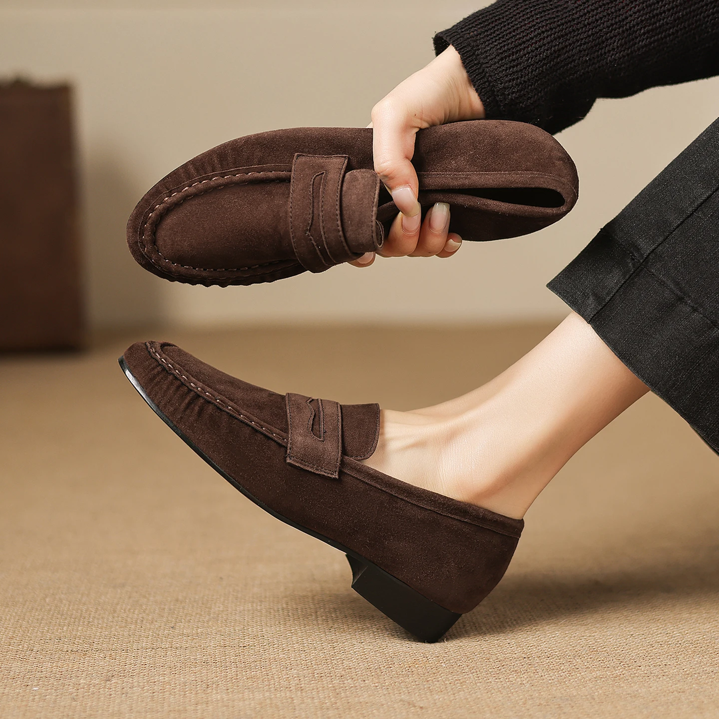 

Fashion News Women Loafers Comfortable Flats Heels Genuine Leather Kid Suede Soft Casual Shoes Slip-on Round Toe Ladies Shoes