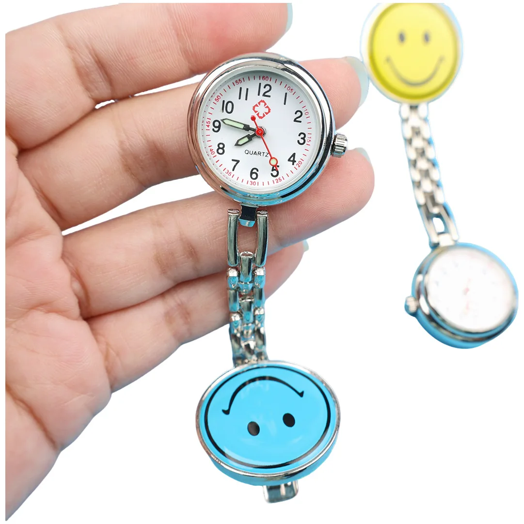 10 pz/lotto volto sorridente orologio da infermiera del fumetto classico volto sorridente orologio da tasca di tendenza della moda orologio da parete carino orologi da tasca di lusso