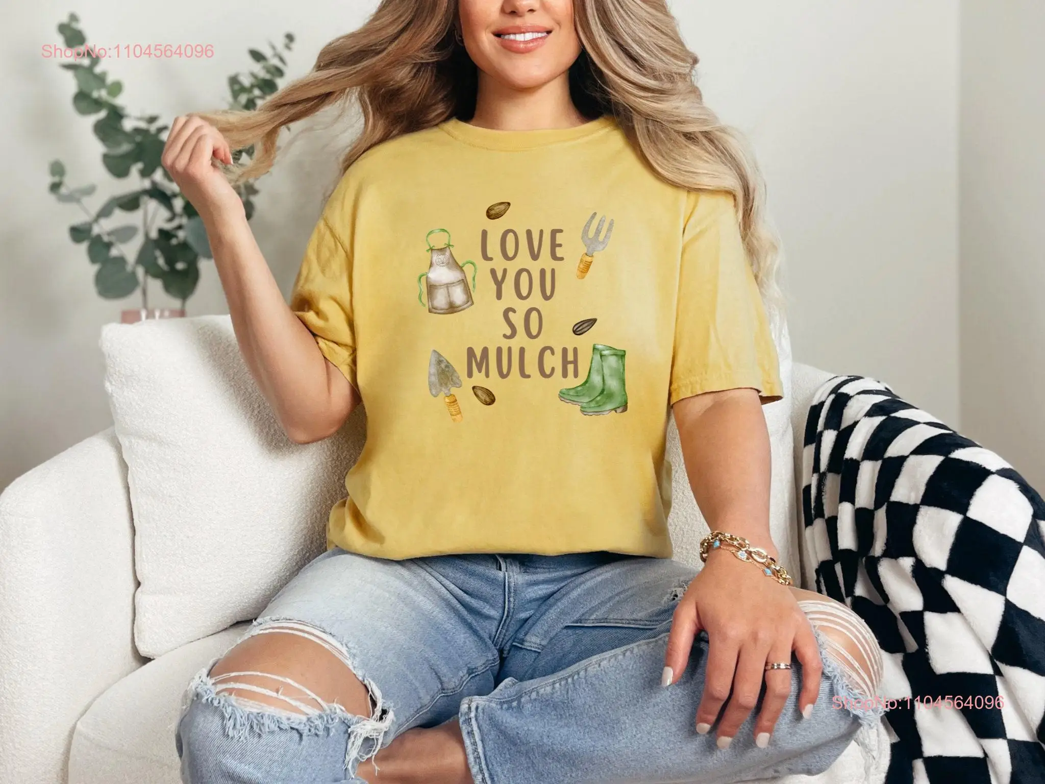 I Love You So Mulch T Shirt Punny Valentine Funny Anniversary Trendy for Plant Lovers and Gardeners In My Gardening Era